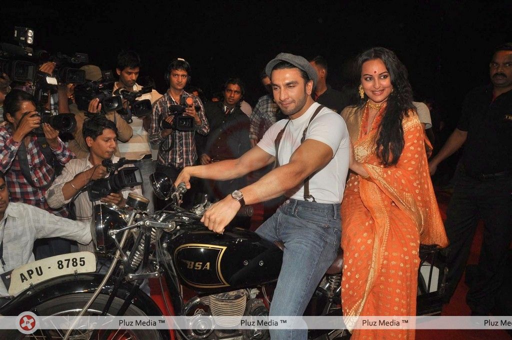 Ranveer and Sonakshi at launch of movie 'Lootera' - Pictures | Picture 127069